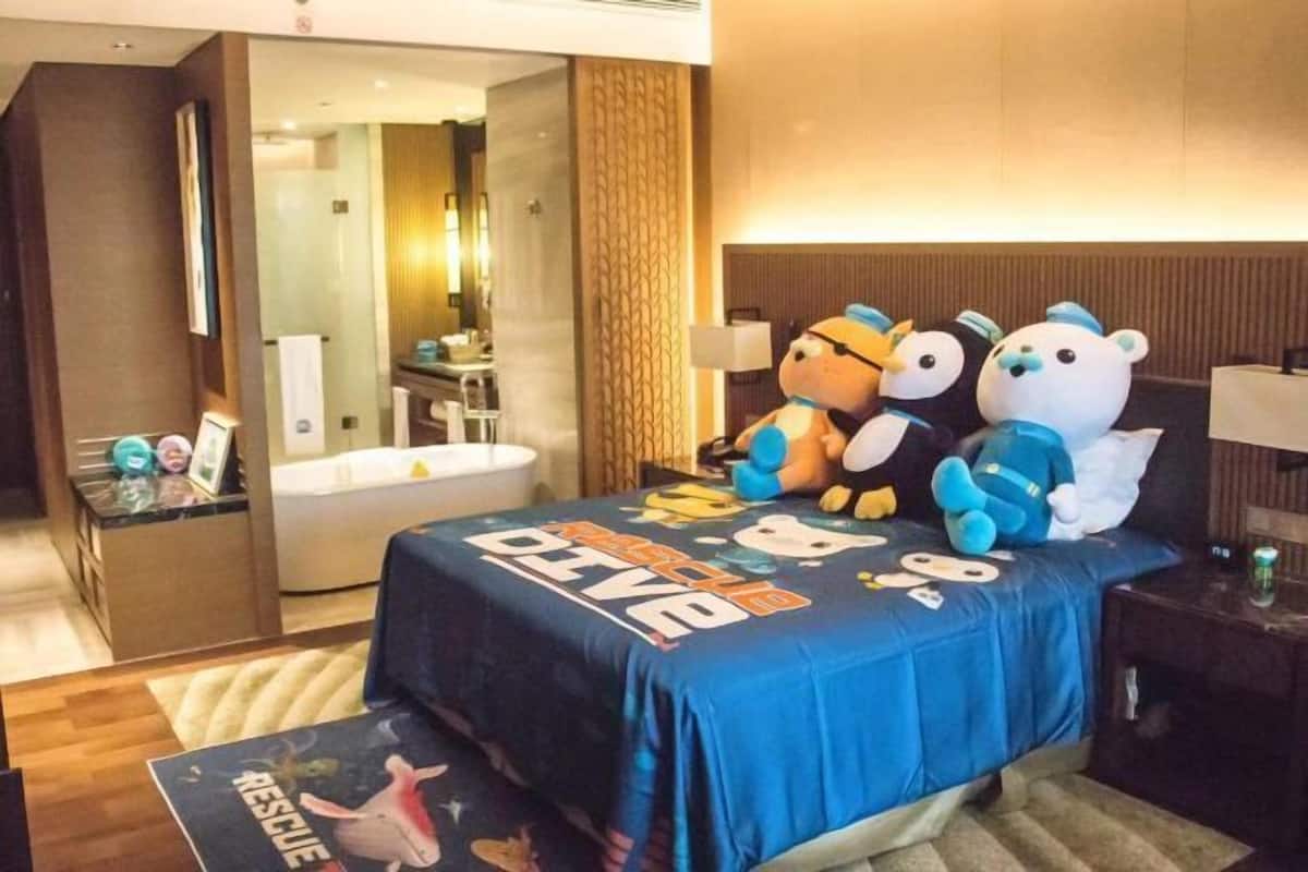 Peralatan tempat tidur premium, bar mini, peti besi dalam bilik