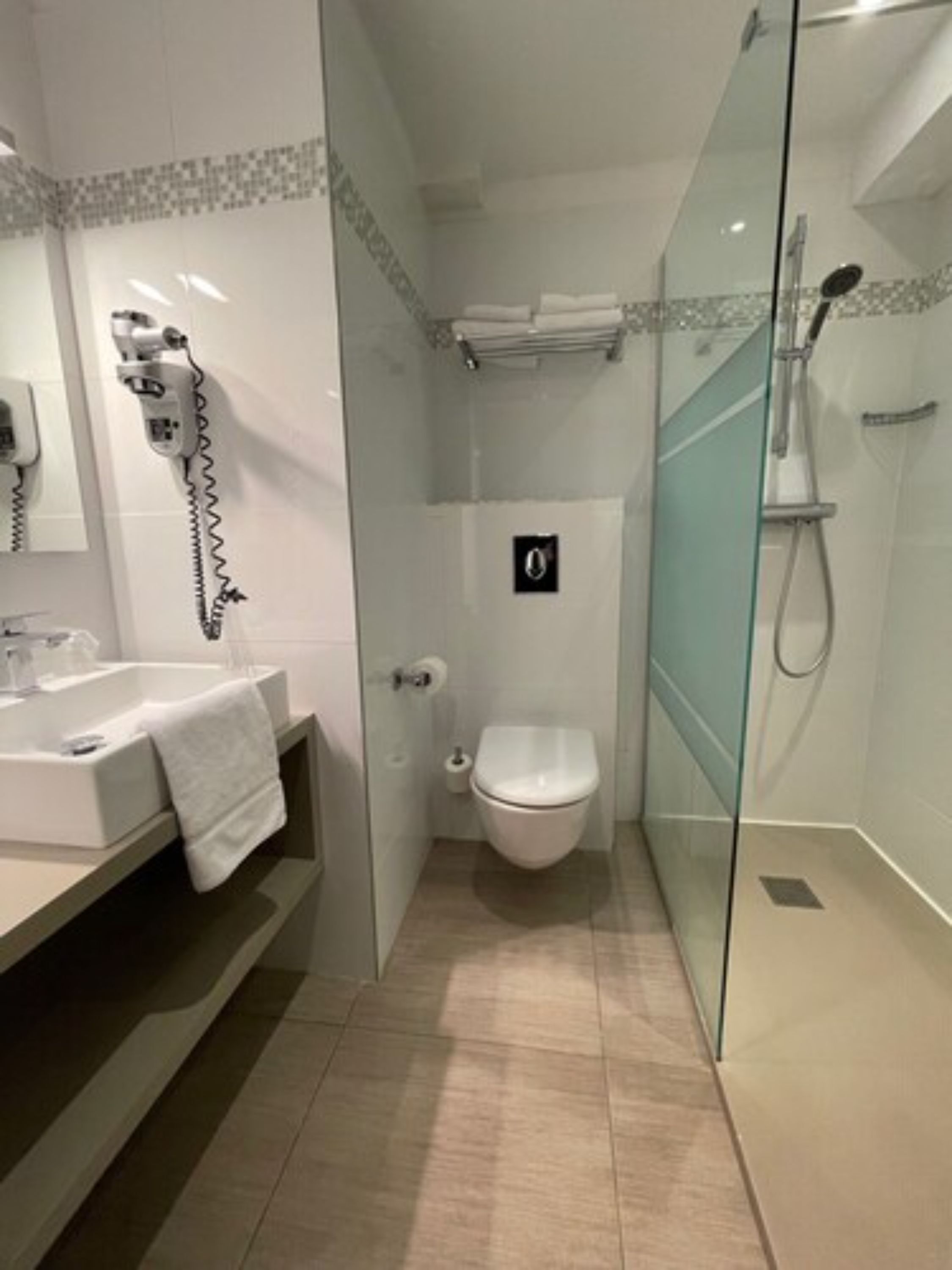 shower, free toiletries, towels