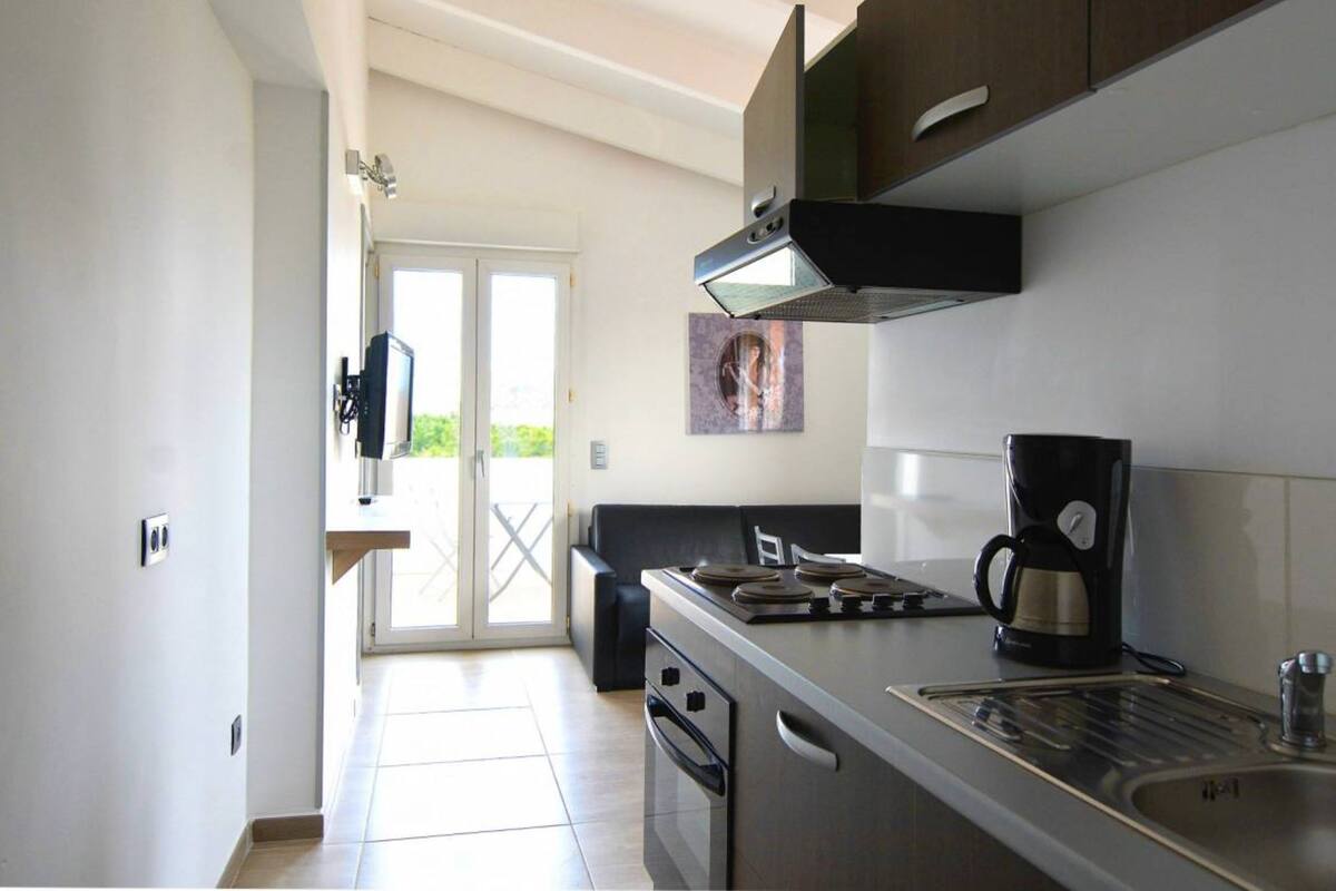 studio | private kitchen | coffee/tea maker, electric kettle