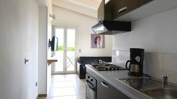 Studio | Private kitchen | Coffee/tea maker, electric kettle