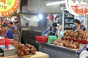 Exterior detail - Naru Hostel (Seoul)