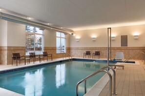 Indoor pool - Hyatt Place St. Louis/Chesterfield (Chesterfield)