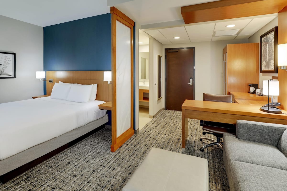 Room, 1 King Bed with Sofa bed | Premium bedding, desk, laptop workspace, blackout drapes