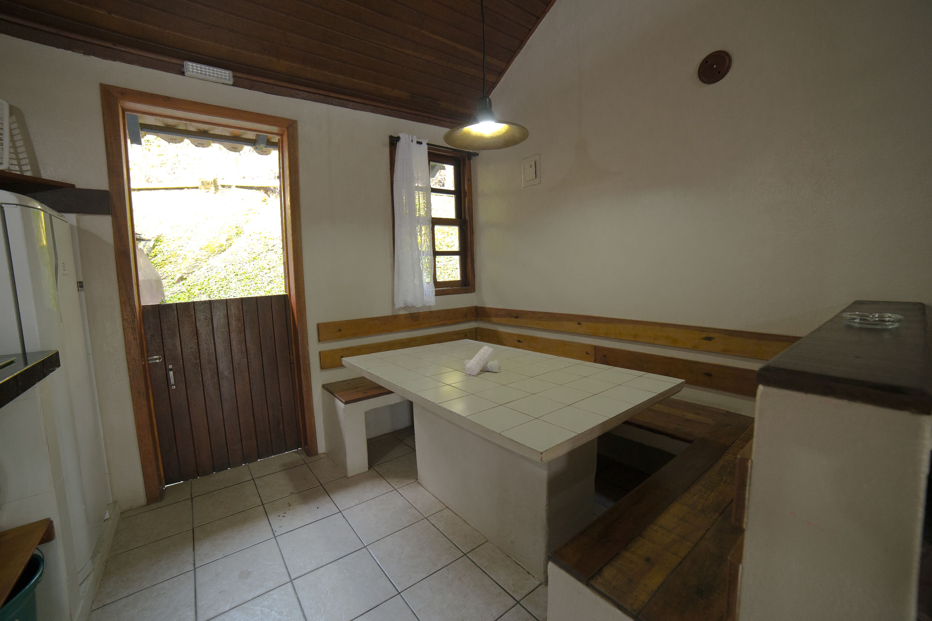 Chalé família, 1 quarto | Cozinha privada | Micro-ondas, cooktop