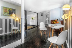 Suite, 1 Bedroom | In-room safe, individually decorated, laptop workspace