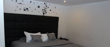 Wifi gratis y ropa de cama