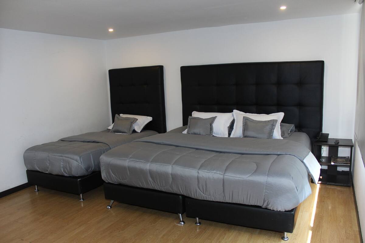 Habitación triple estándar | Wifi gratis y ropa de cama