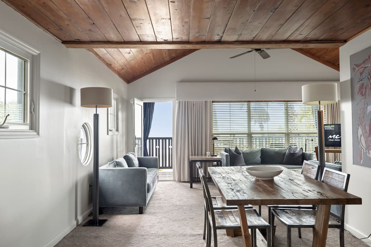 Suite, 2 Bedrooms | Living area | Flat-screen TV