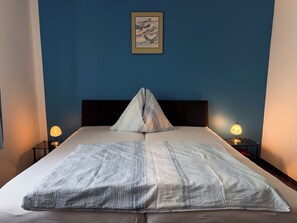 Quarto casal de uso individual | Frigobar, cofres nos quartos, escrivaninha, cortinas blackout