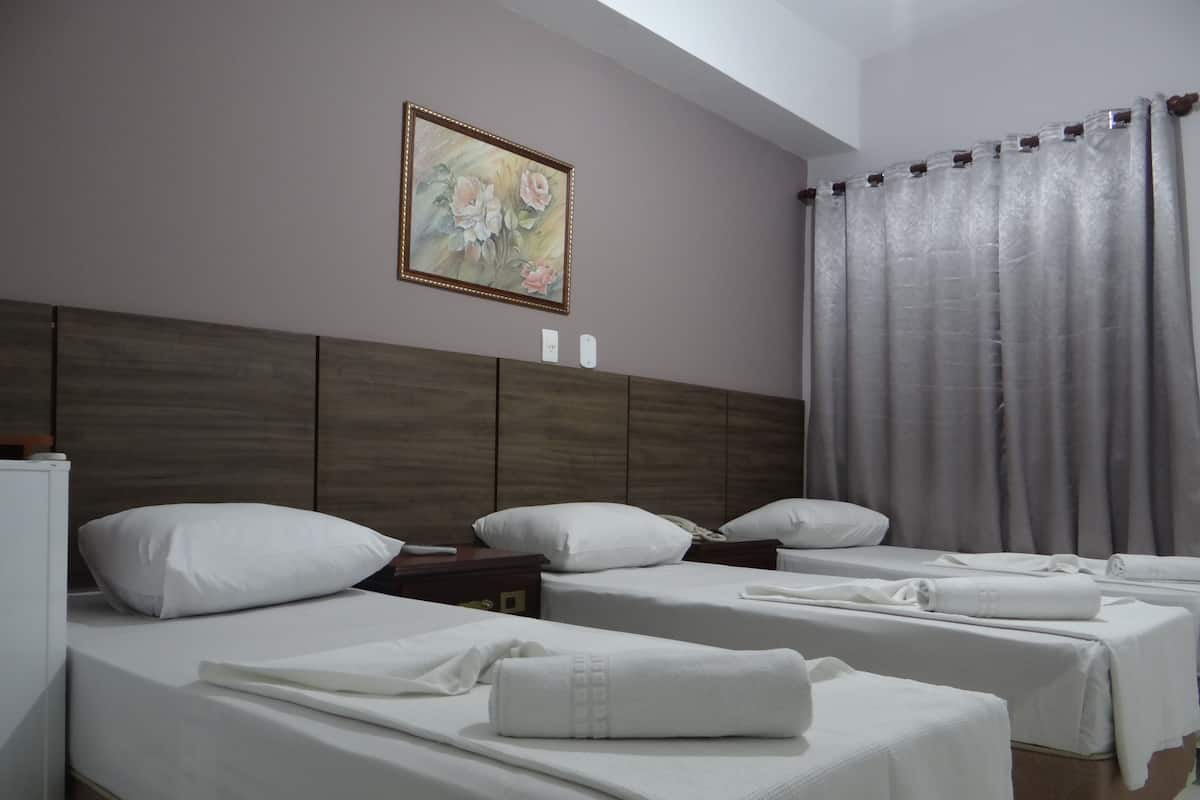 Minibar, iron/ironing board, free WiFi, bed sheets