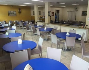 Se sirven desayunos, almuerzos y cenas