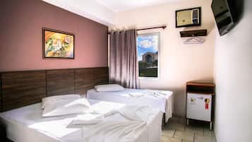 Minibar, Bügeleisen/Bügelbrett, kostenloses WLAN, Bettwäsche