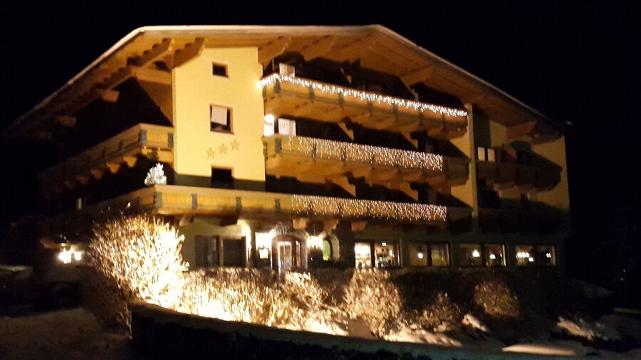 Hotel - Gasthof JĂ€ger Heim GmbH