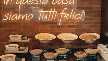 Daily buffet breakfast (CLP 10000 per person)