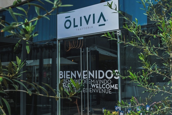 Lunsj og middag serveres