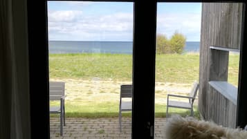 Estudio estándar, 2 camas individuales, vista parcial al mar | Vista desde la habitación