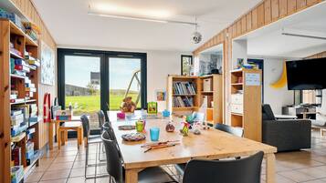 Children’s play area – indoor