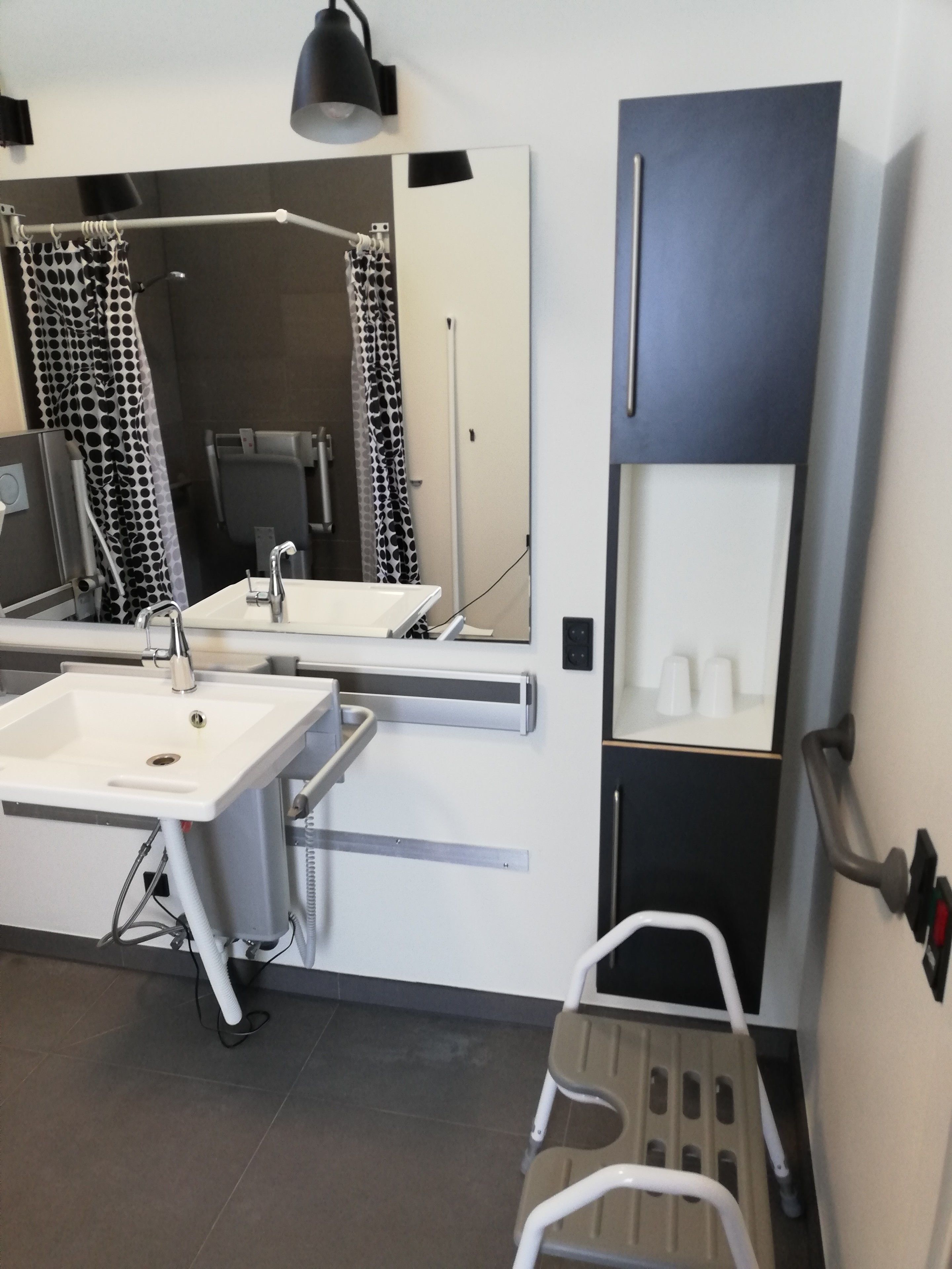 standard room, 2 single beds, hill view | bathroom | shower, towels