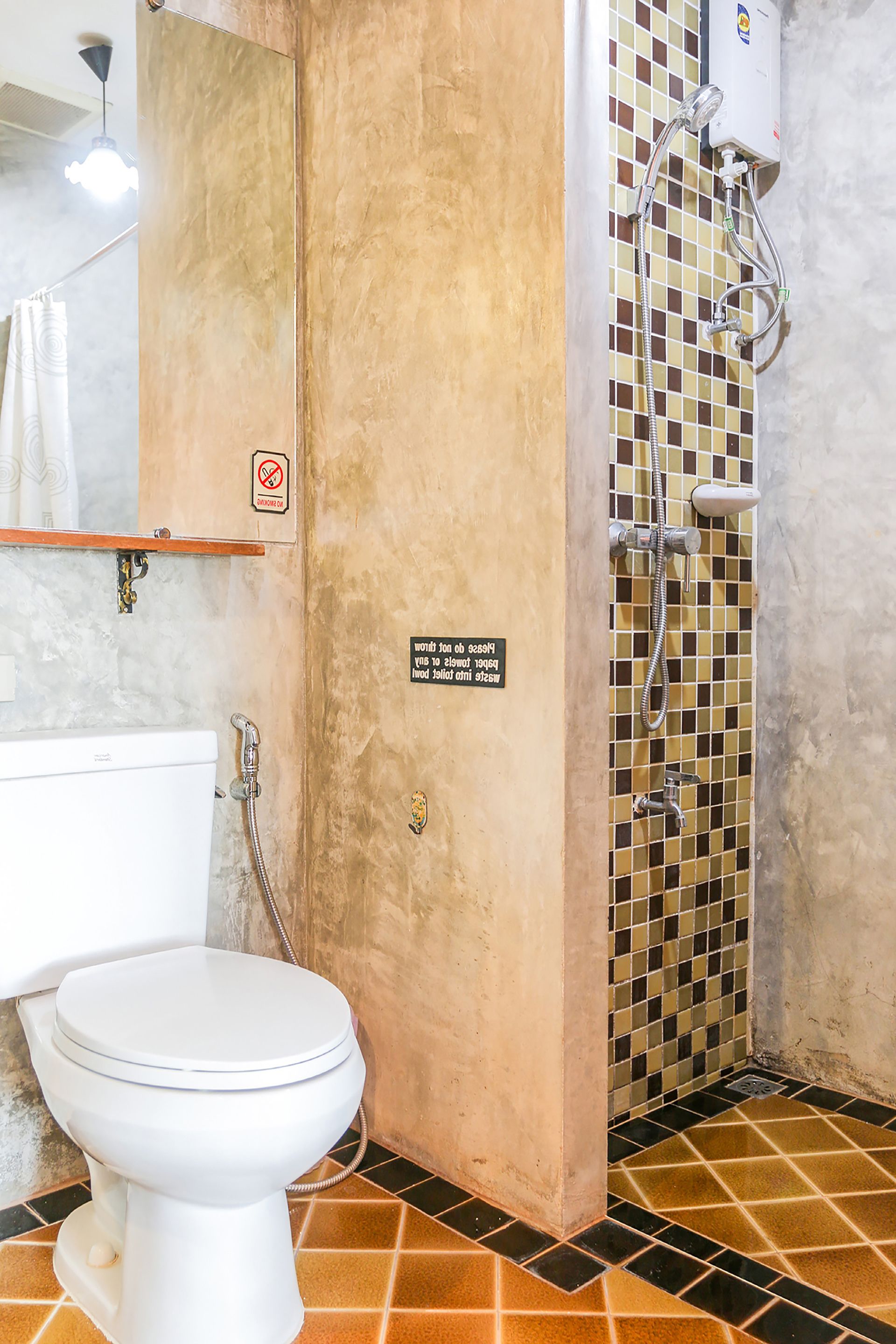 standard double room | bathroom | shower, slippers, towels, shampoo