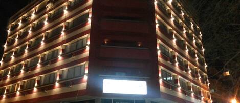 Façade de l’hébergement - soirée/nuit