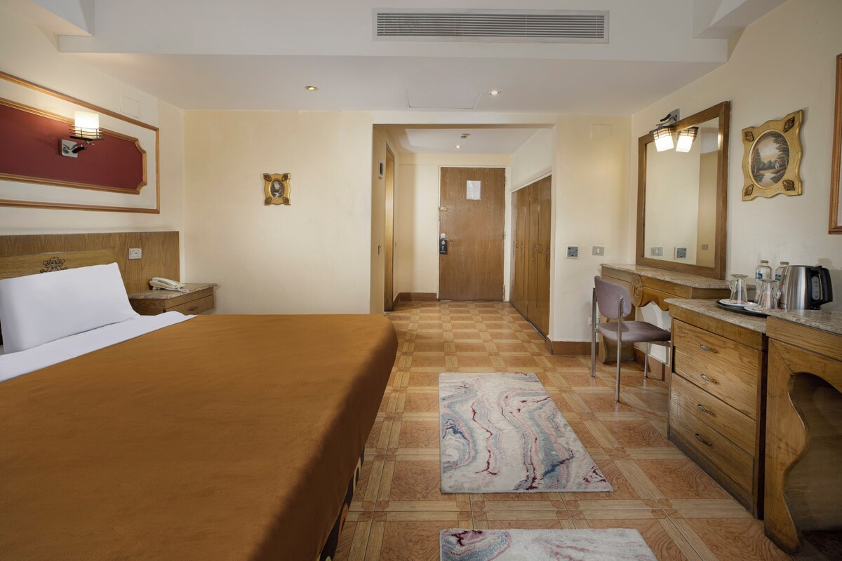 2 Schlafzimmer, Minibar, Zimmersafe, Schreibtisch