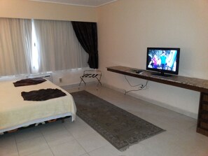 2 camere, minibar, una cassaforte in camera, una scrivania