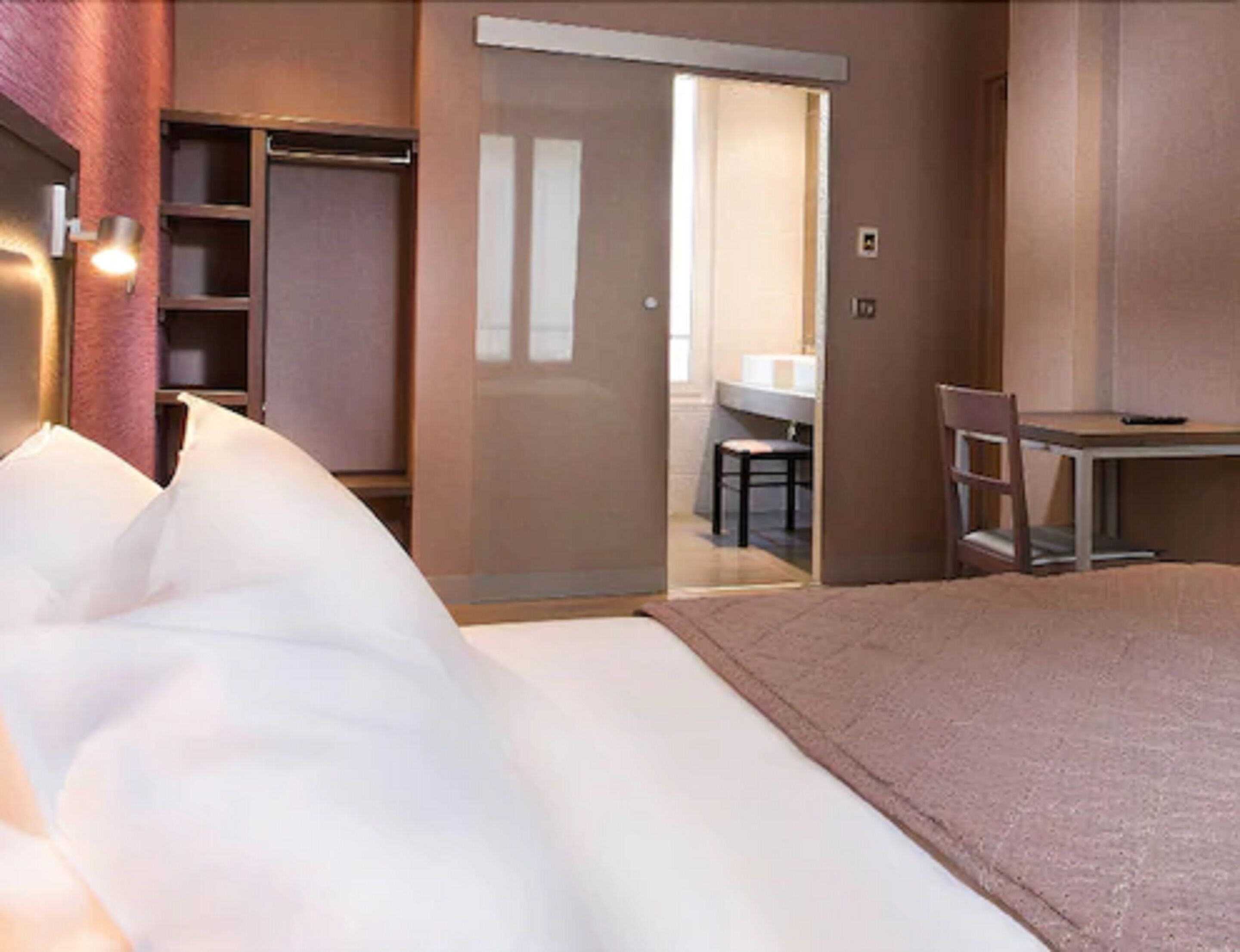 Photo - Hôtel des Pavillons