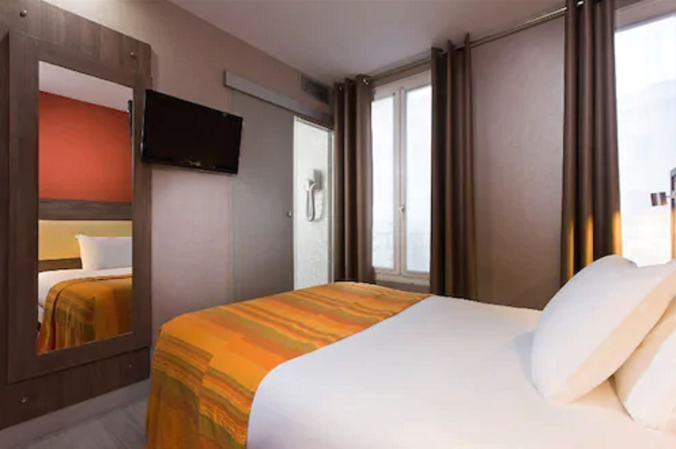 Photo - Hôtel des Pavillons