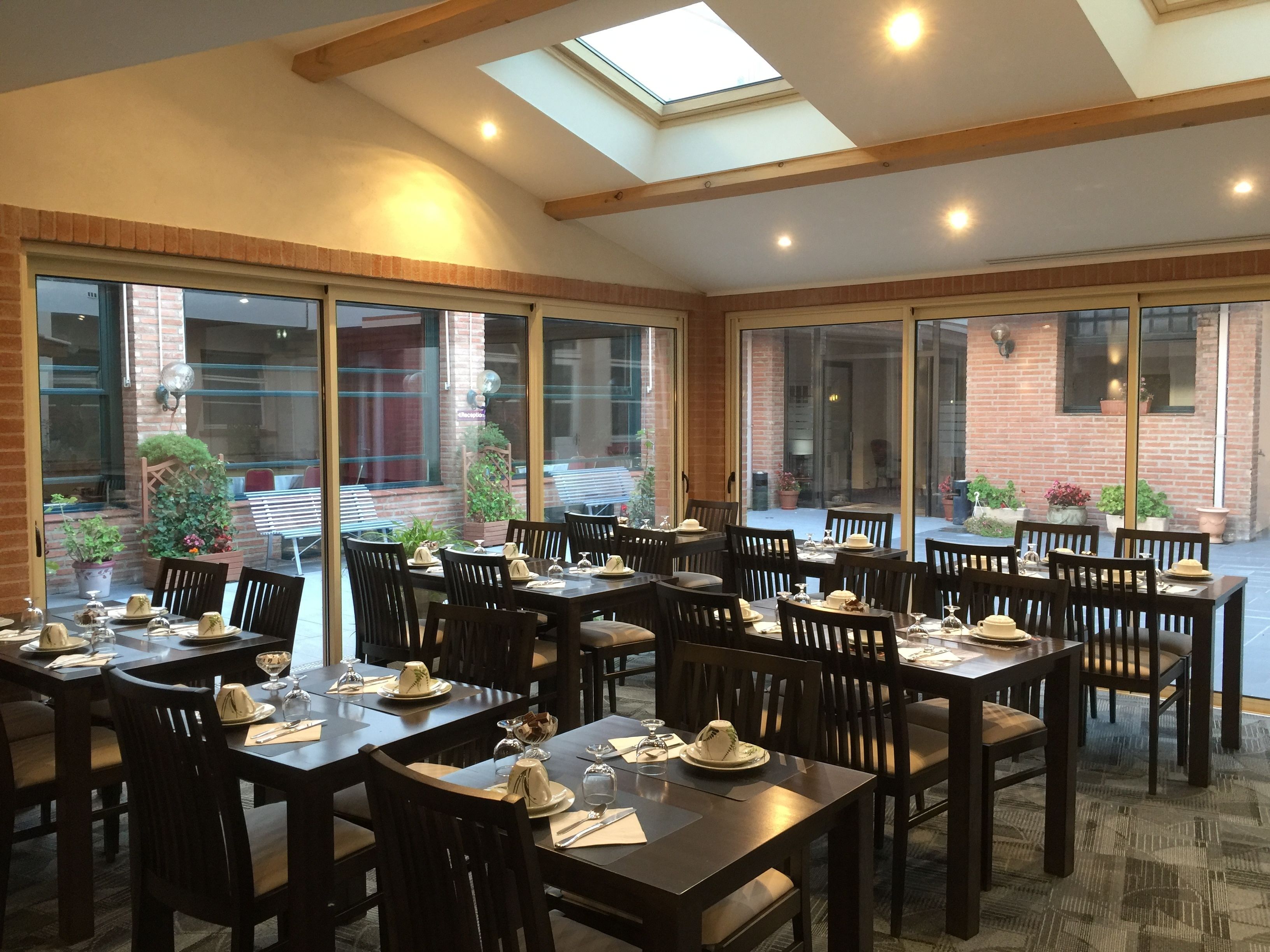 Dagelijks ontbijtbuffet (EUR 15 per persoon)