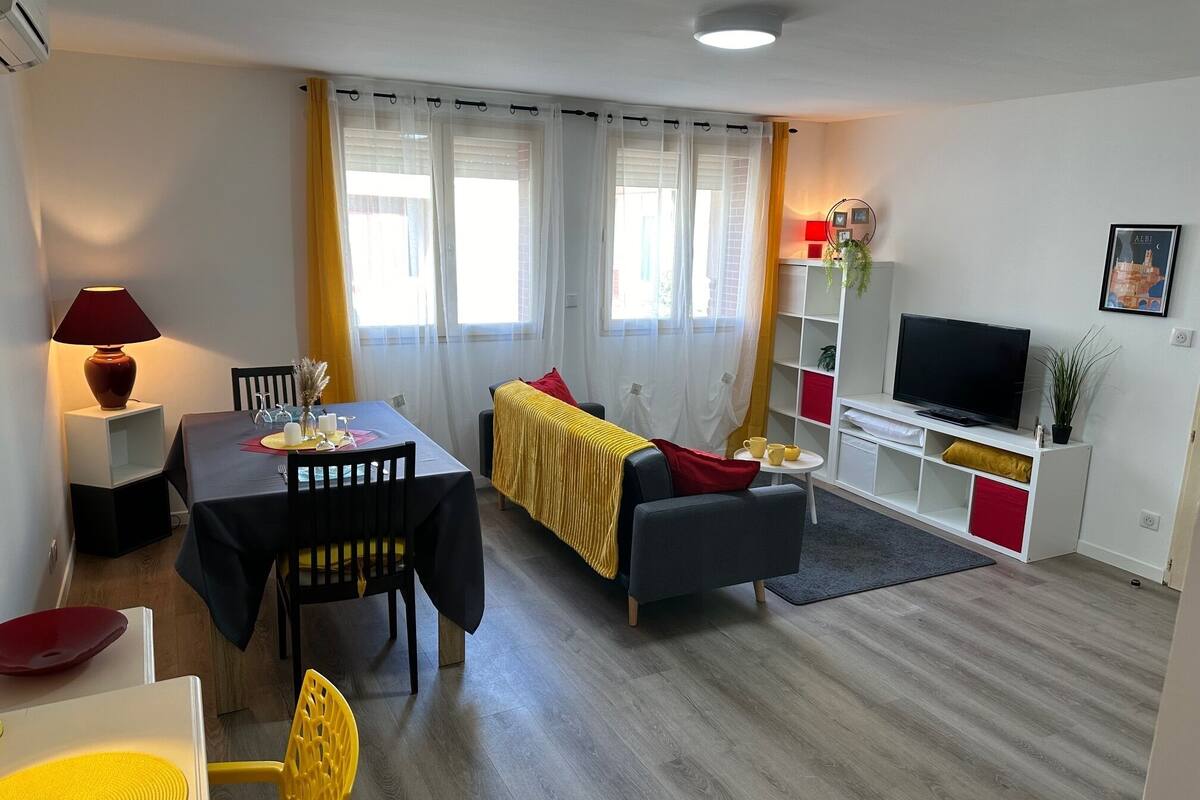 comfort apartment, 1 double bed with sofa bed | living area | 36-inch flat-screen tv with digital channels, tv, offices