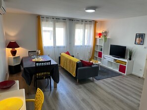 Comfort Apartment, 1 Double Bed with Sofa bed | Living area