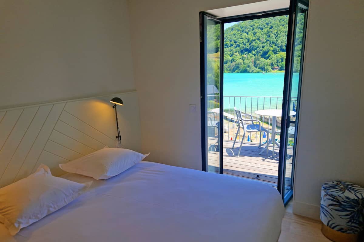 Classic Double Room, 1 Queen Bed, Balcony, Lake View | Egyptian cotton sheets, premium bedding, desk, laptop workspace