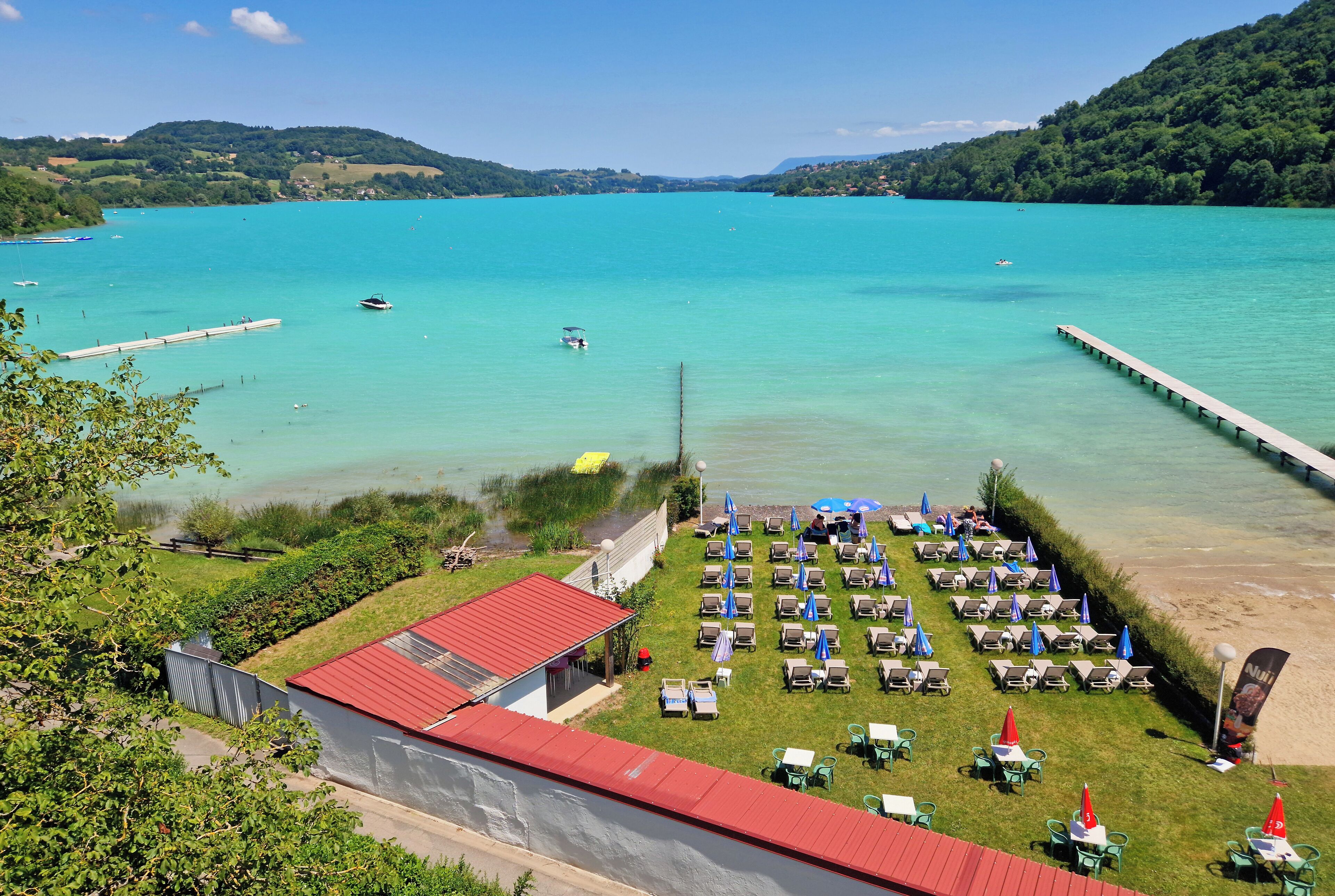 Vista para praia/oceano