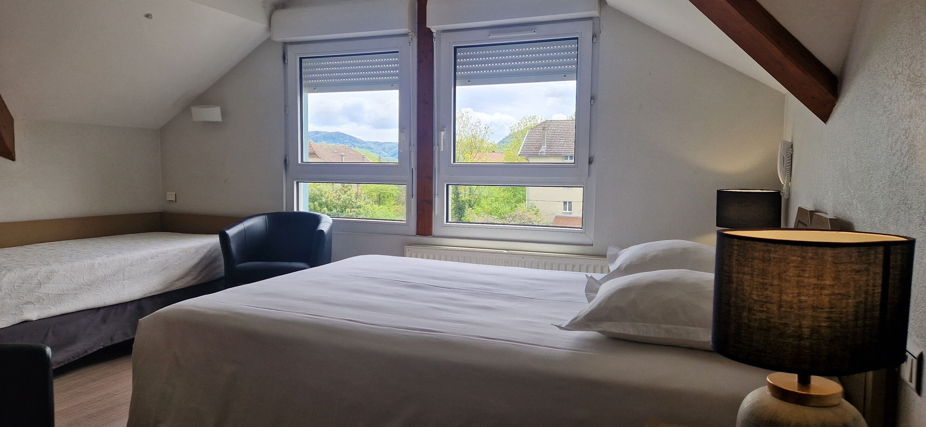 standard triple room | room amenity