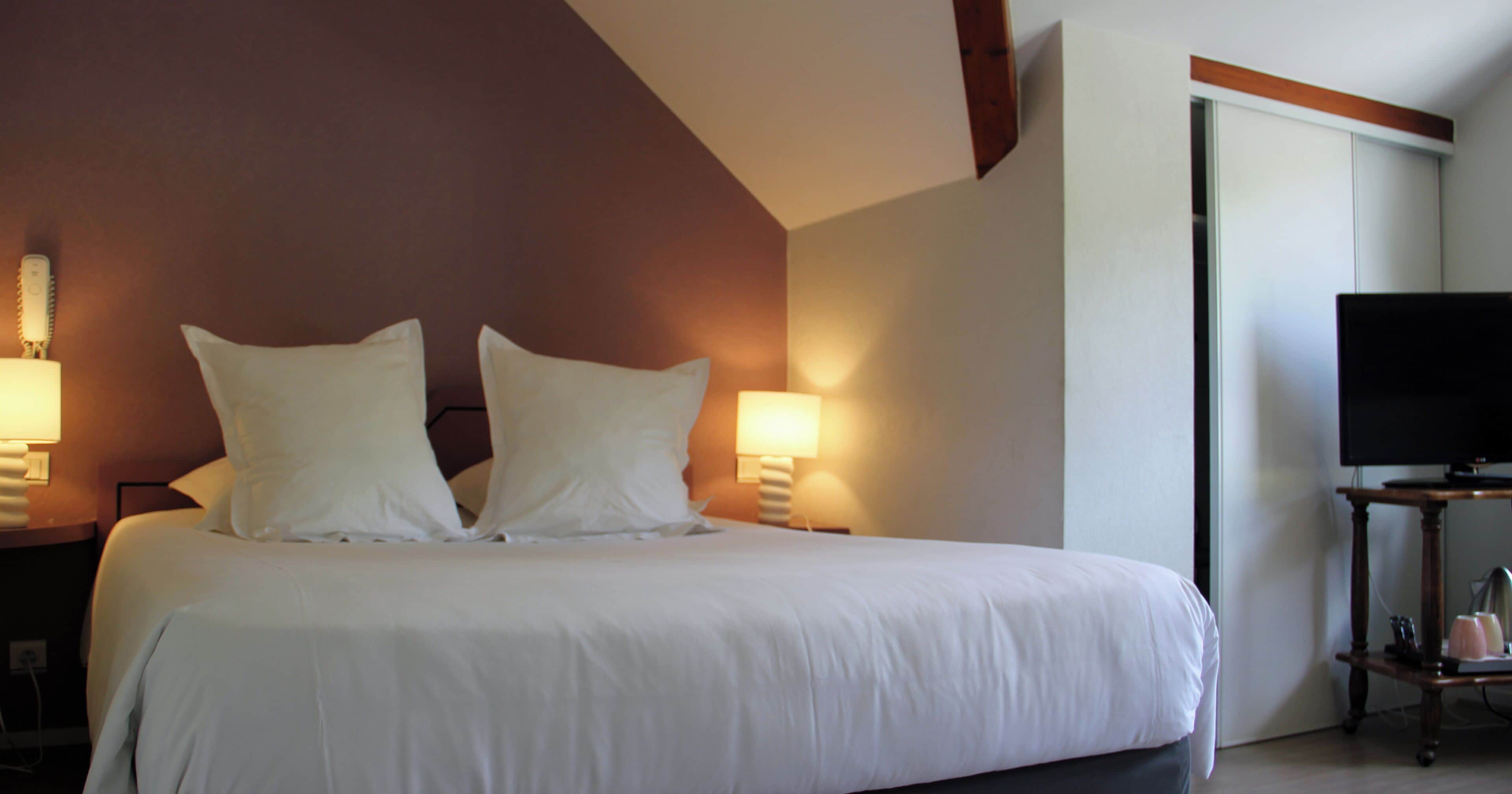 컴포트 더블룸, 더블침대 1개 및 소파베드 | 이집트산 면 시트, 고급 침구, 각각 다른 스타일의 인테리어, 책상