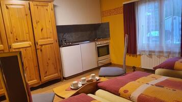 Desk, rollaway beds, free WiFi