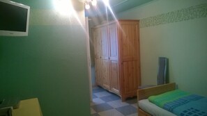 Chambre Simple | Bureau, lits pliants/supplémentaires, Wi-Fi gratuit