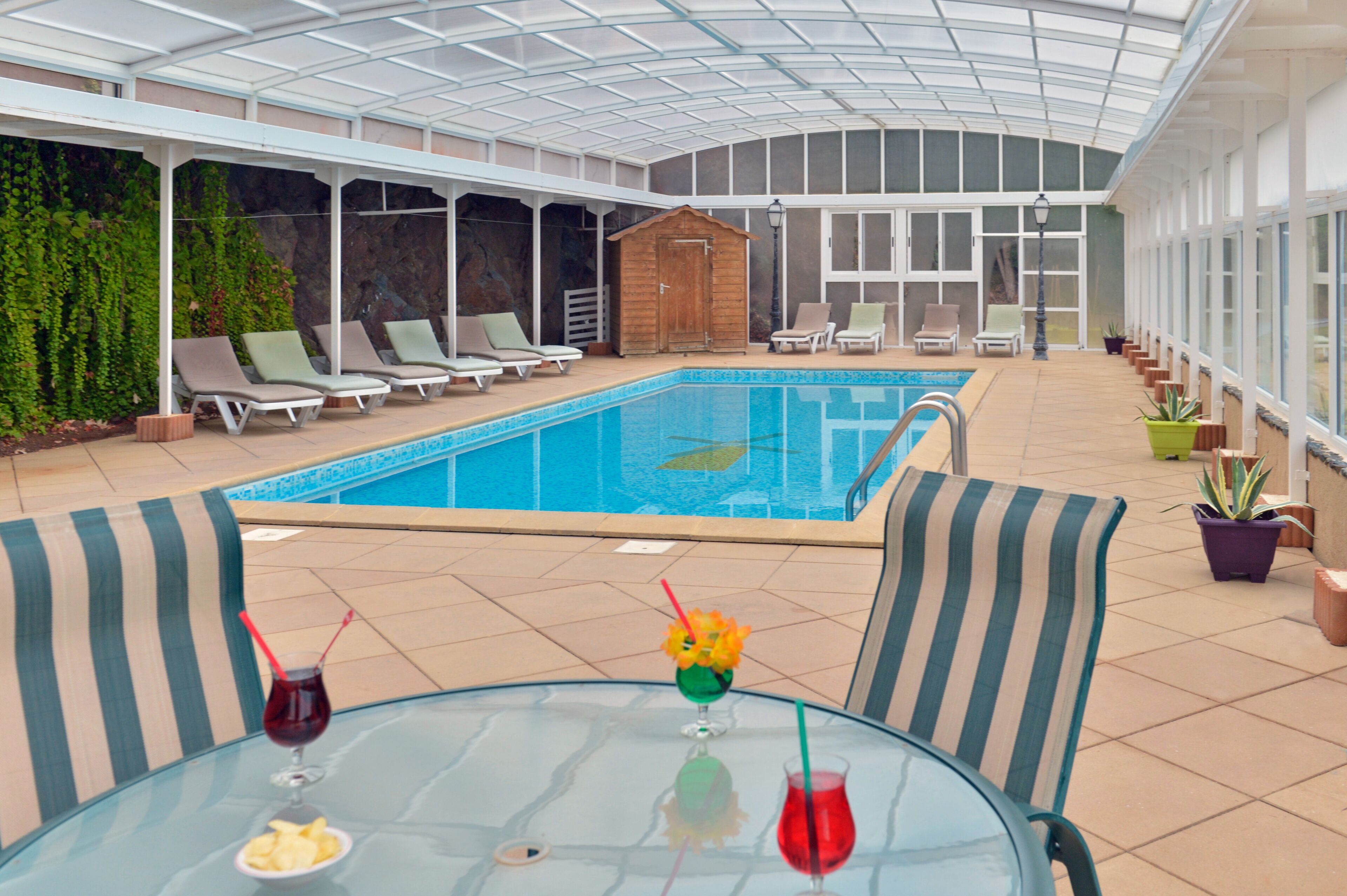 Indoor pool, pool loungers