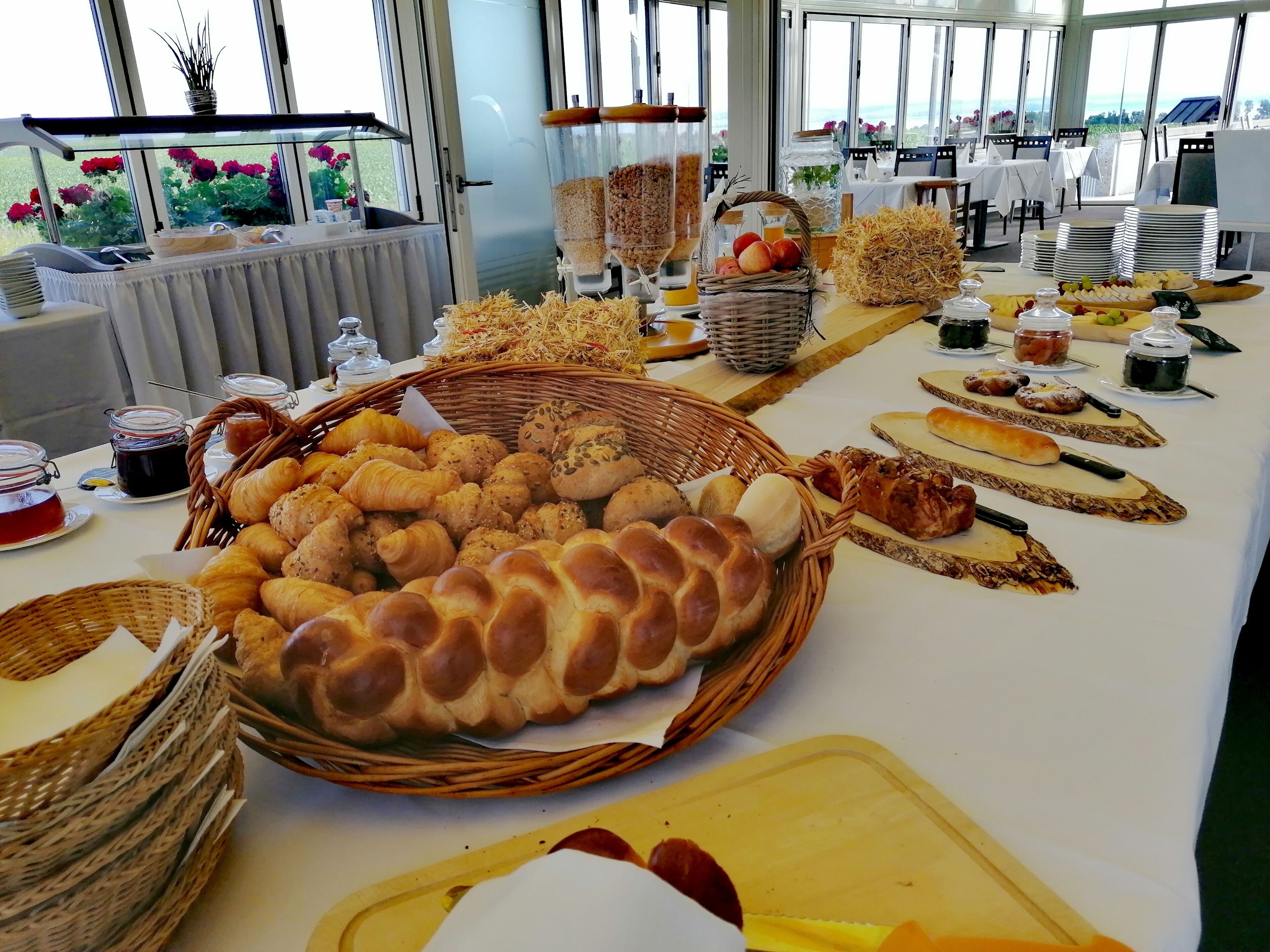 Daily buffet breakfast for a fee