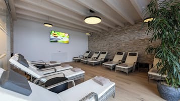 Espace de soins pour les couples, sauna, bain Ă remous, hammam