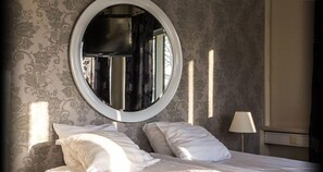 Kahden hengen superior-huone | Minibaari, työpöytä, ilmainen Wi-Fi, vuodevaatteet