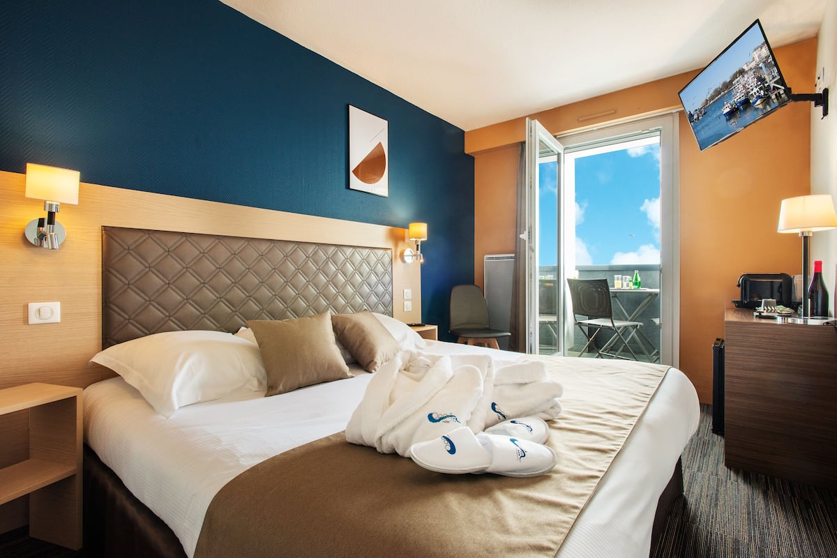 Chambre Supérieure Double ou avec lits jumeaux, balcon, vue mer
