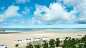 Una spiaggia nelle vicinanze