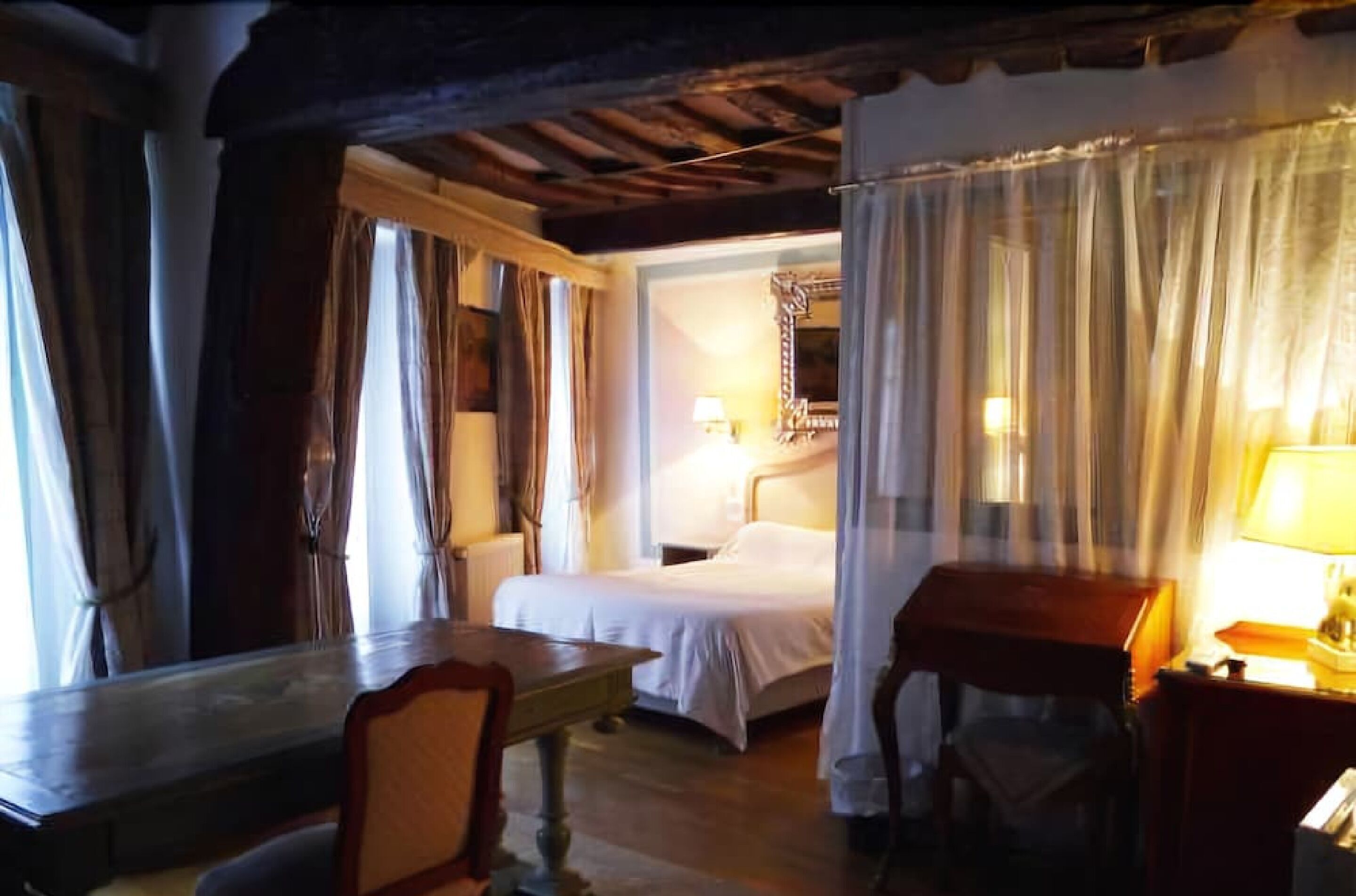 Värdeförvaringsskåp på rummet, gratis wi-fi och sängkläder