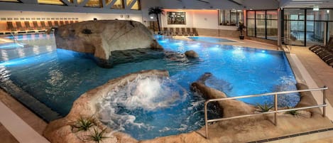 Indoor pool, 2 outdoor pools, sun loungers