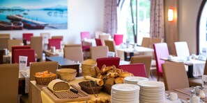 Enjoy a casual dining experience with comfortable seating and a variety of breakfast options.
