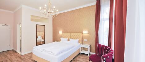 Superior Room (Online Check-In) | Hypo-allergenic bedding, in-room safe, desk, iron/ironing board