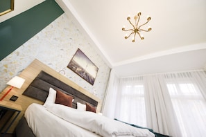 Standard Double Room (Online Check-In) | Hypo-allergenic bedding, in-room safe, desk, iron/ironing board - AMC Hotel - Schöneberg (Berlin)