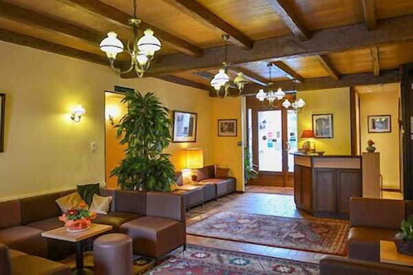 Kawasan tempat duduk lobi