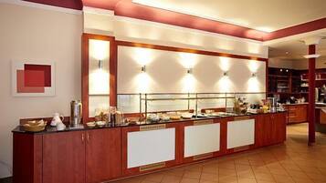 Free daily buffet breakfast